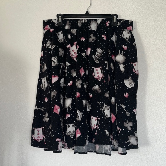 Disney Skirt (Alice In Wonderland ). - Picture 3 of 8